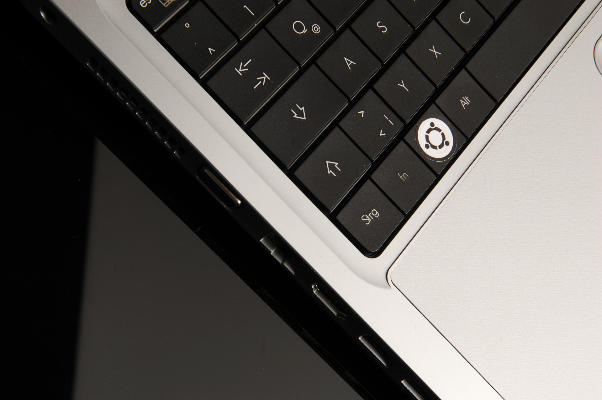 Symbolbild: Tastatur mit dem Ubuntu-Logo